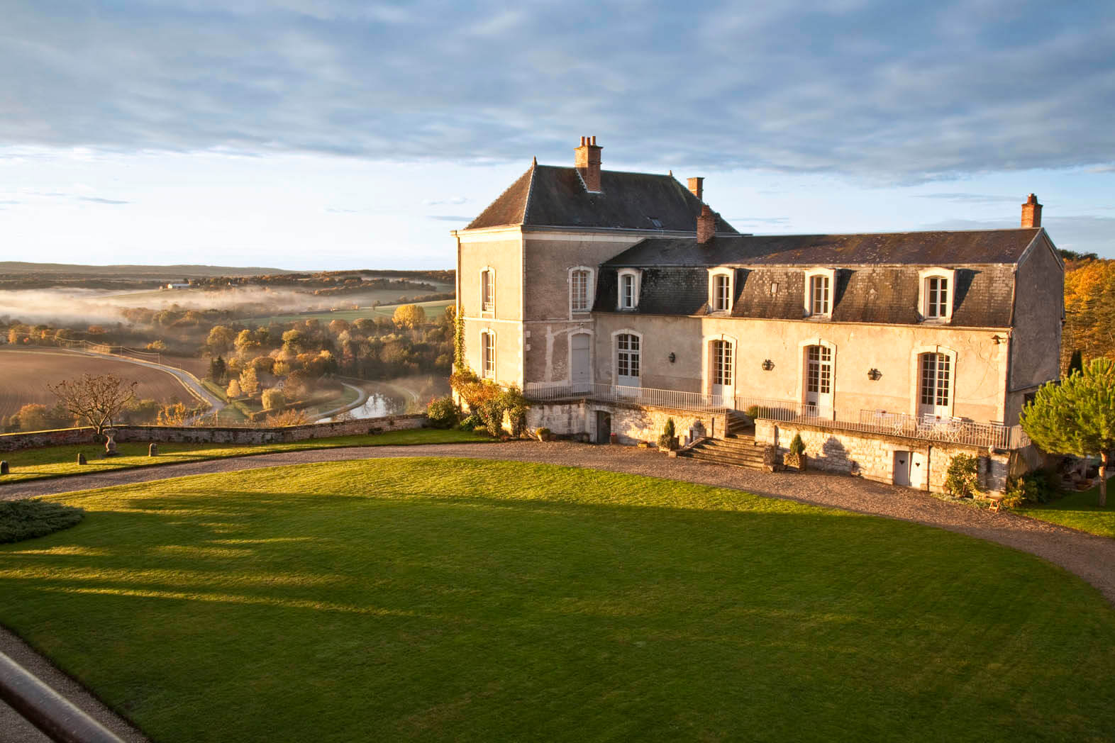 chateau de mailly driveway